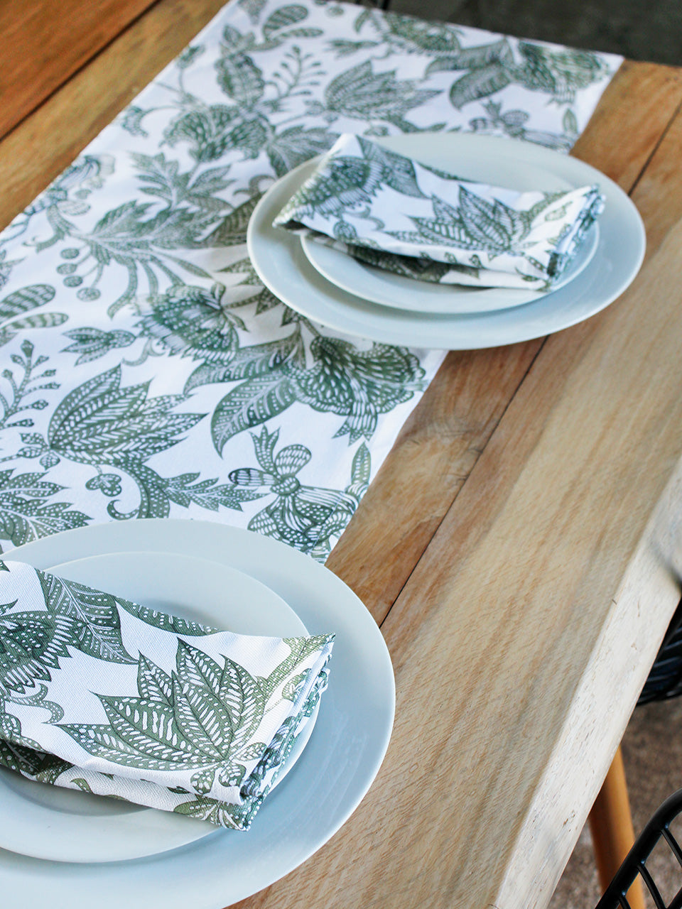 Batik Green 8-10 Seater Runner